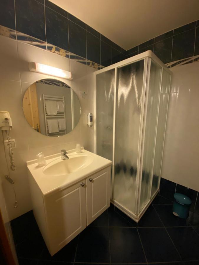 Le Schuss Hotell Châtel Exteriör bild