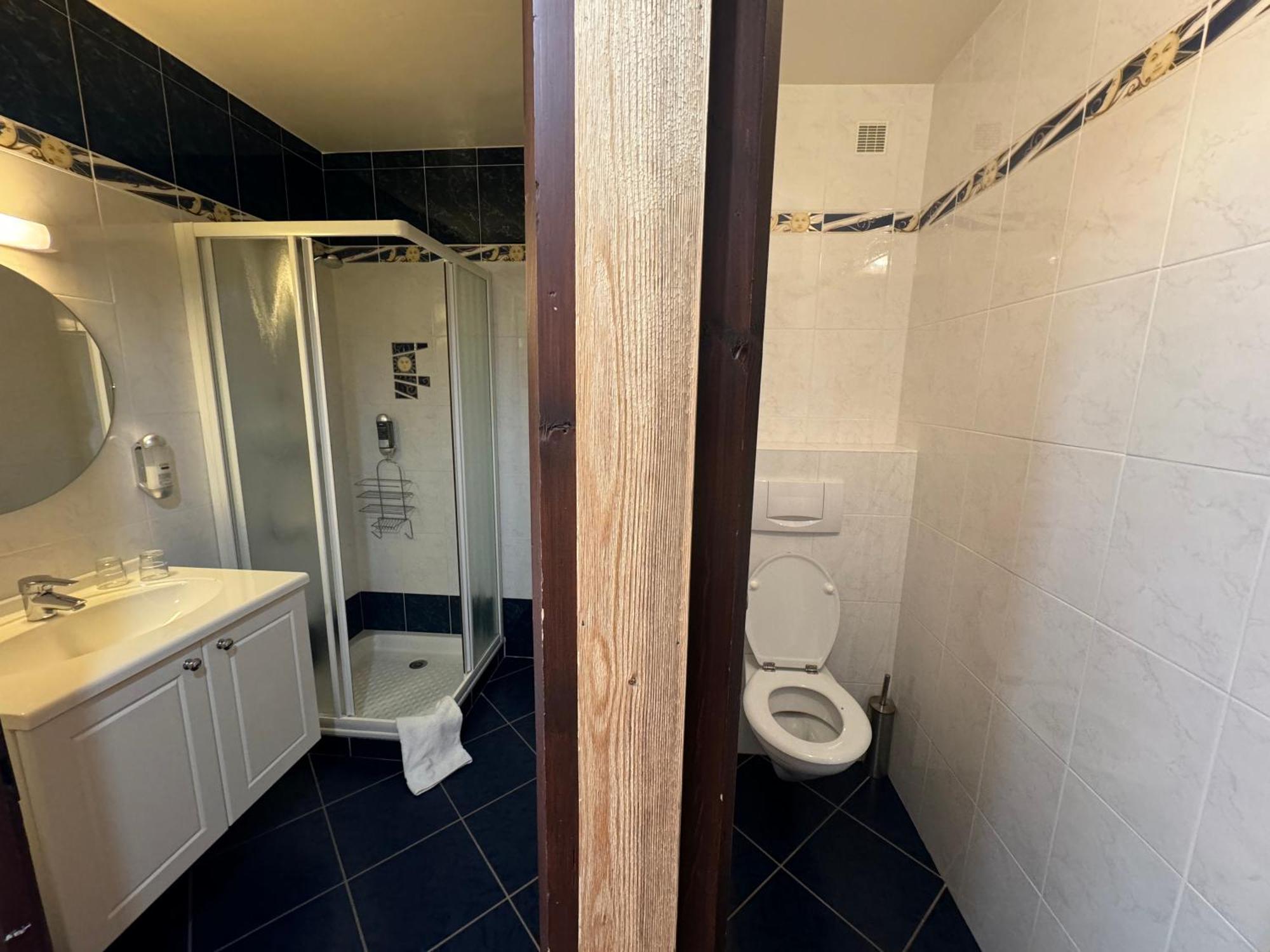 Le Schuss Hotell Châtel Exteriör bild