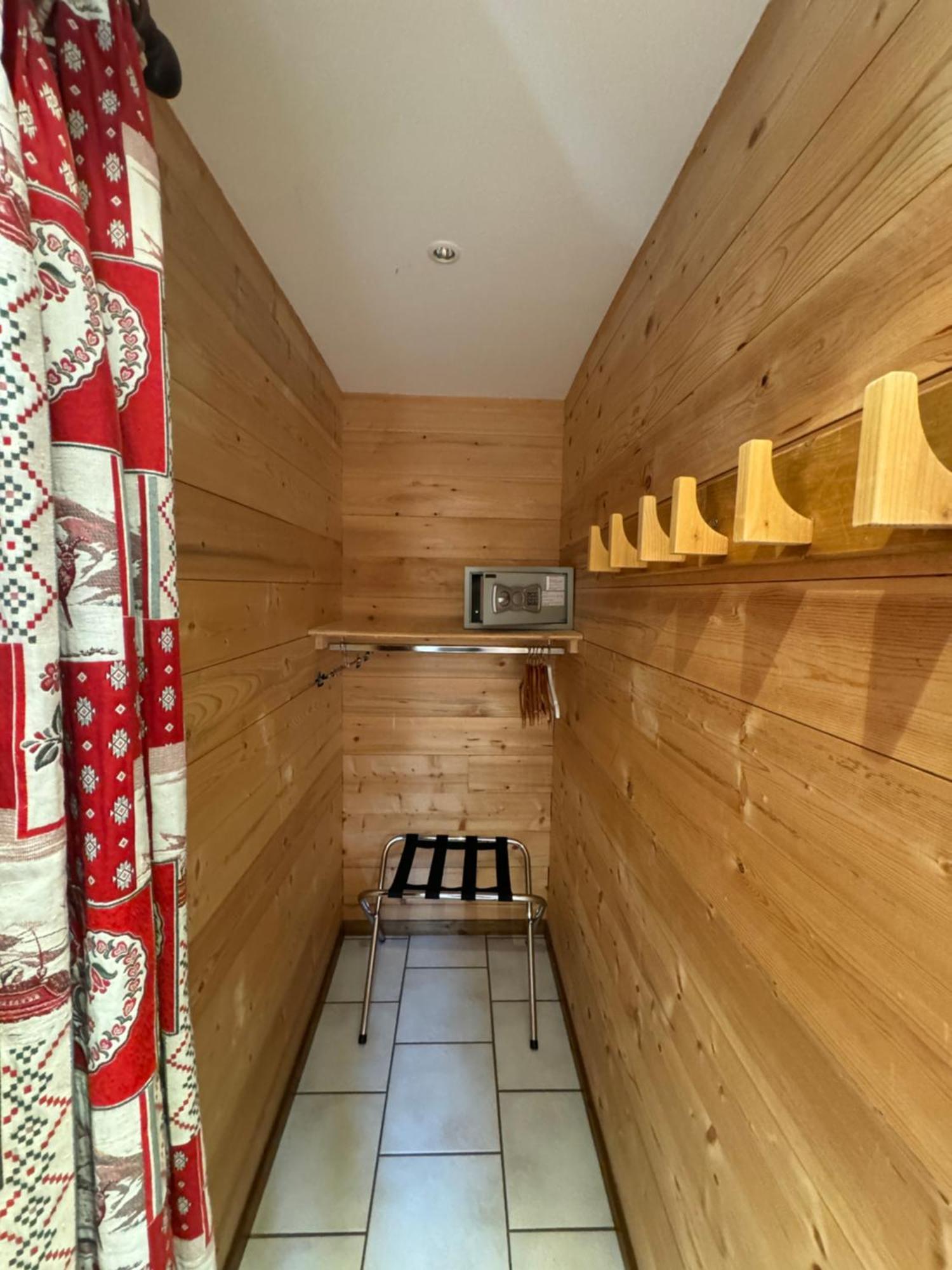 Le Schuss Hotell Châtel Exteriör bild